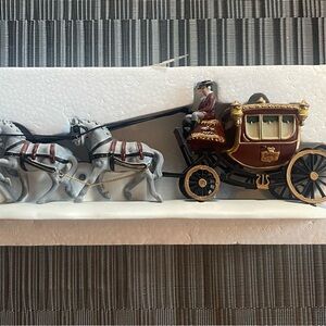 Vintage Department 56 Heritage Village Collection/Dickens’ Series “Royal Coach”